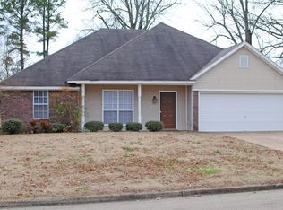 2265 Crabapple Dr, Tupelo, MS 38801