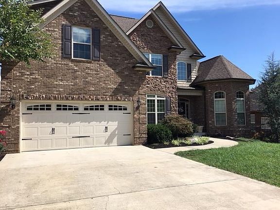2nd image of 10400 Ivy Hollow Dr