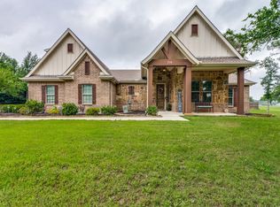210 Oakwood Ct, Mansfield, TX 76063