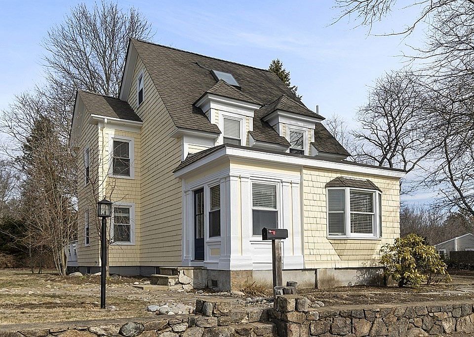 1st image of 414 Essex St