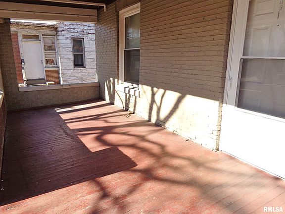 3rd image of 1301 W Parkside Dr