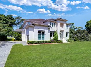 3290 Walnut St NE, Saint Petersburg, FL 33704