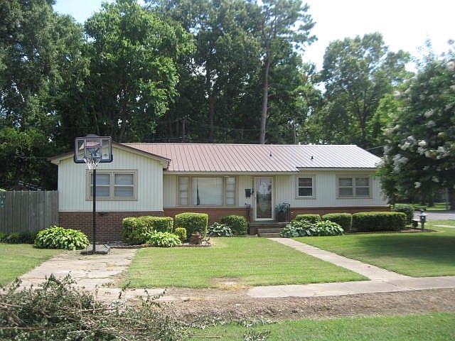 2nd image of 803 Forrest Ave E