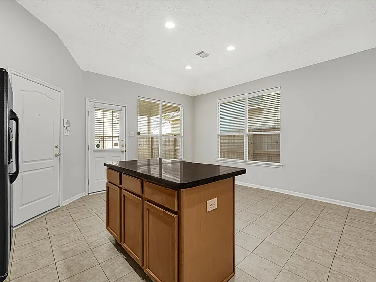 17255 Lafayette Hollow Ln — Photo 7