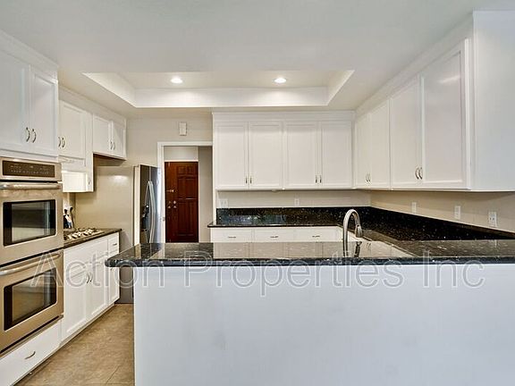 5th image of 826 Van Dyck Ct