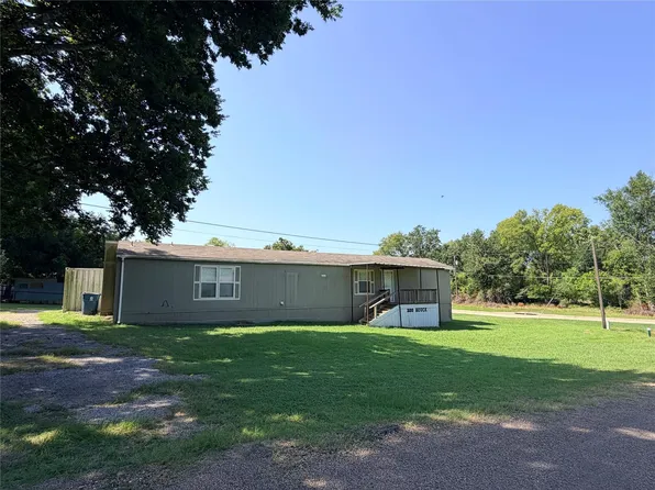 320 Houck St, Buffalo, TX 75831