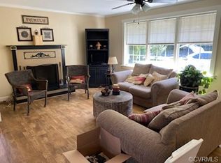 10620 County Dr, Disputanta, VA 23842