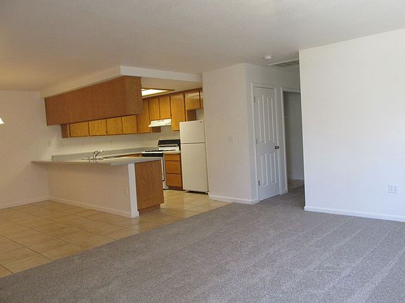 4th image of 555 Howard St Unit B