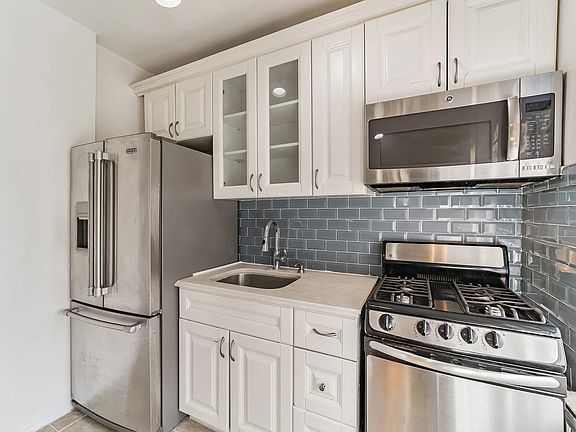 2nd image of 2506 Davidson Ave APT 1A