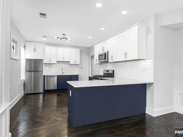 25 Waldo Ave, Bloomfield, NJ 07003