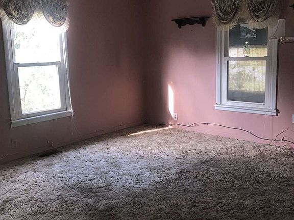3rd image of 659 4th St