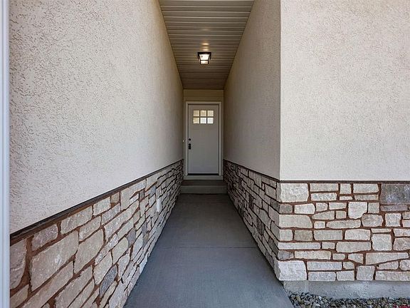 2nd image of 3334 Pinewood Street