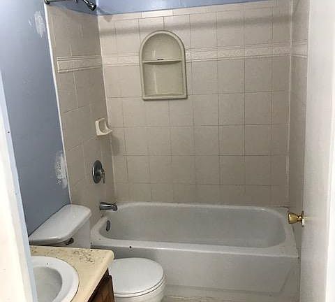 5th image of 1361 Clinton Ave APT 1