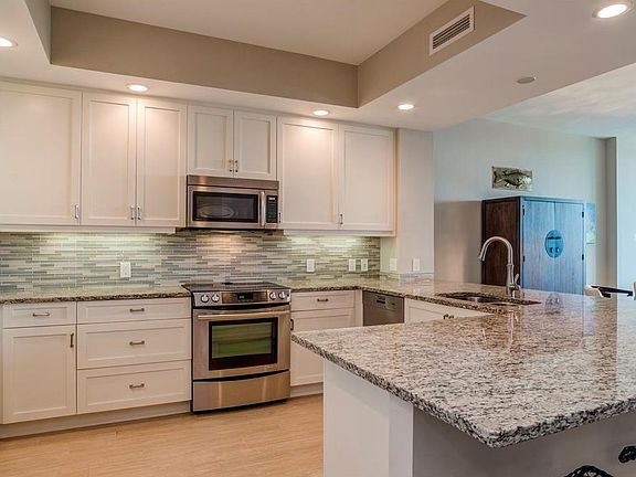 5th image of 1325 Snell Isle Blvd NE Unit 402
