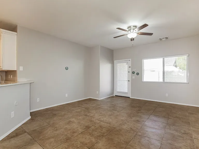 11702 W Jackson St — Photo 5