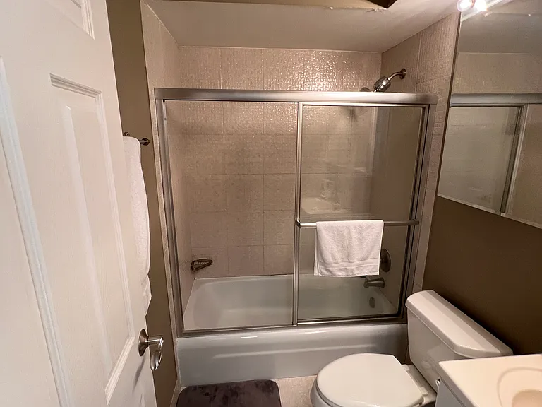 2629 N Hampden Ct — Photo 17