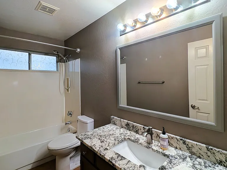 929 N Quail Ln — Photo 28