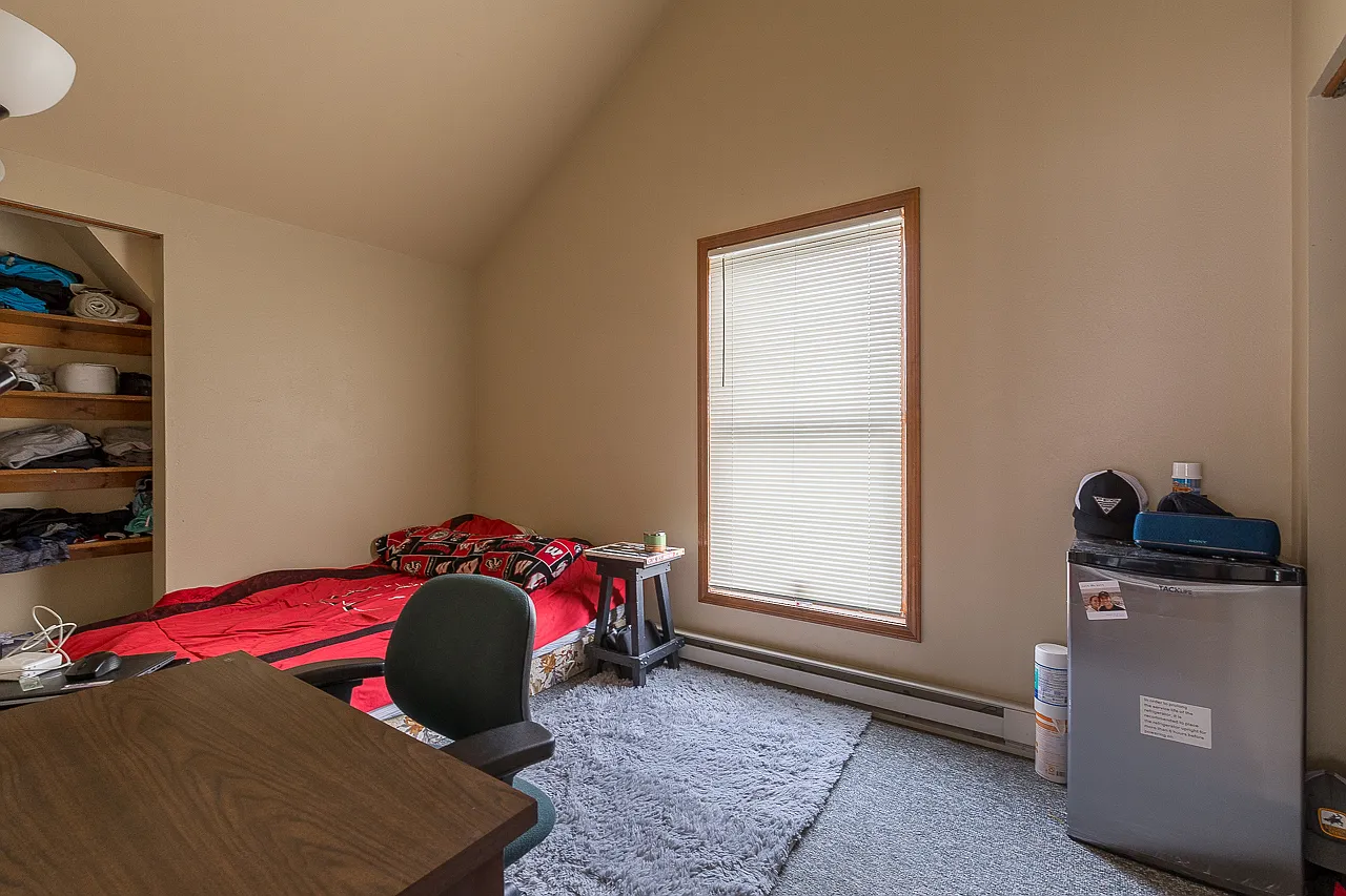 135 Langdon St — Photo 3