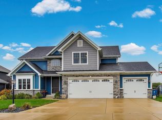 13100 Waterleaf Dr, Saint John, IN