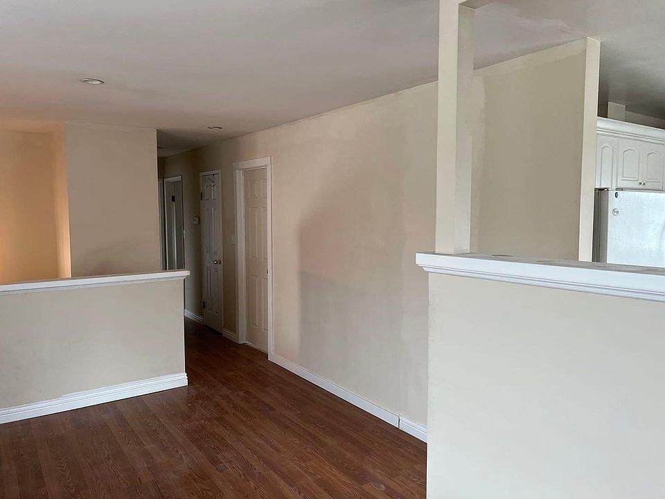2nd image of 779 Regent Park Dr #2