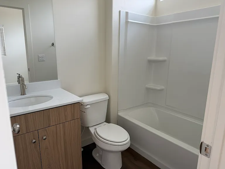 922 W Euclid Ave — Photo 6