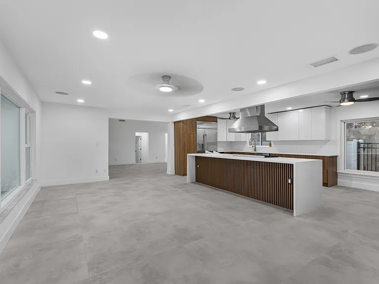 115 Rafael Blvd NE — Photo 15