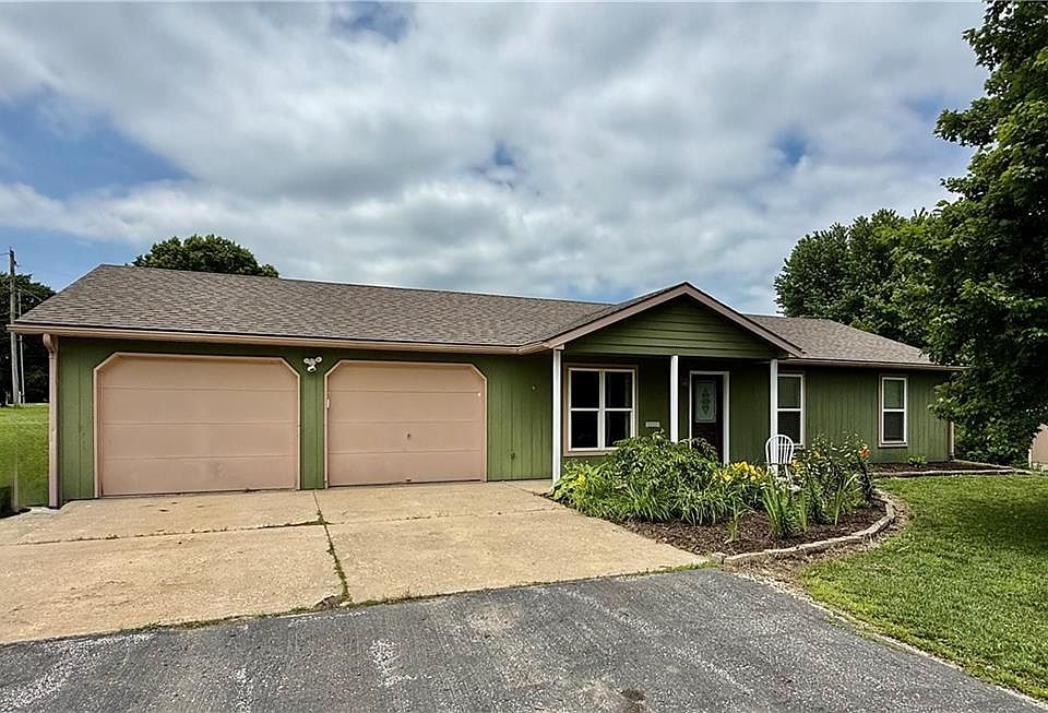 1st image of 204 Harker Dr
