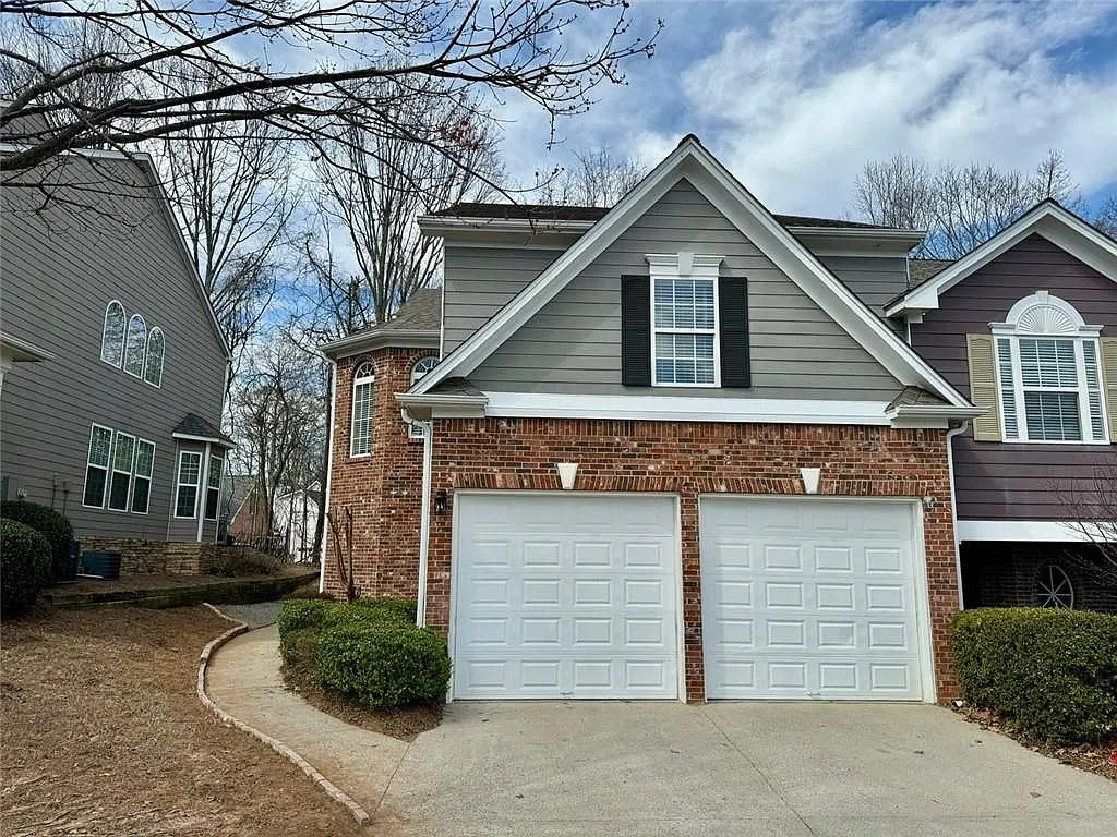 3 bed, 3.0 bath, 1903 sqft, $2,300 — Photo 2