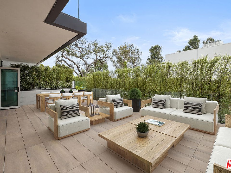 1st image of 505 Barrington Ave #109
