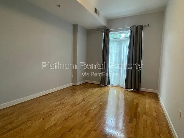 325 E Paces Ferry Rd NE #414 — Photo 8