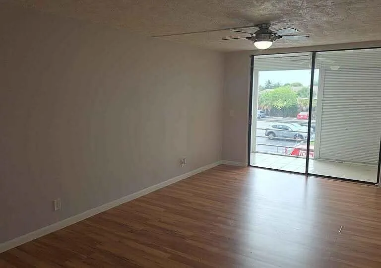 2851 Somerset Dr #208 — Photo 5