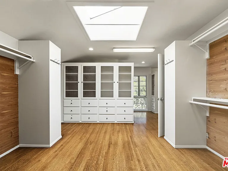 512 N Palm Dr — Photo 19