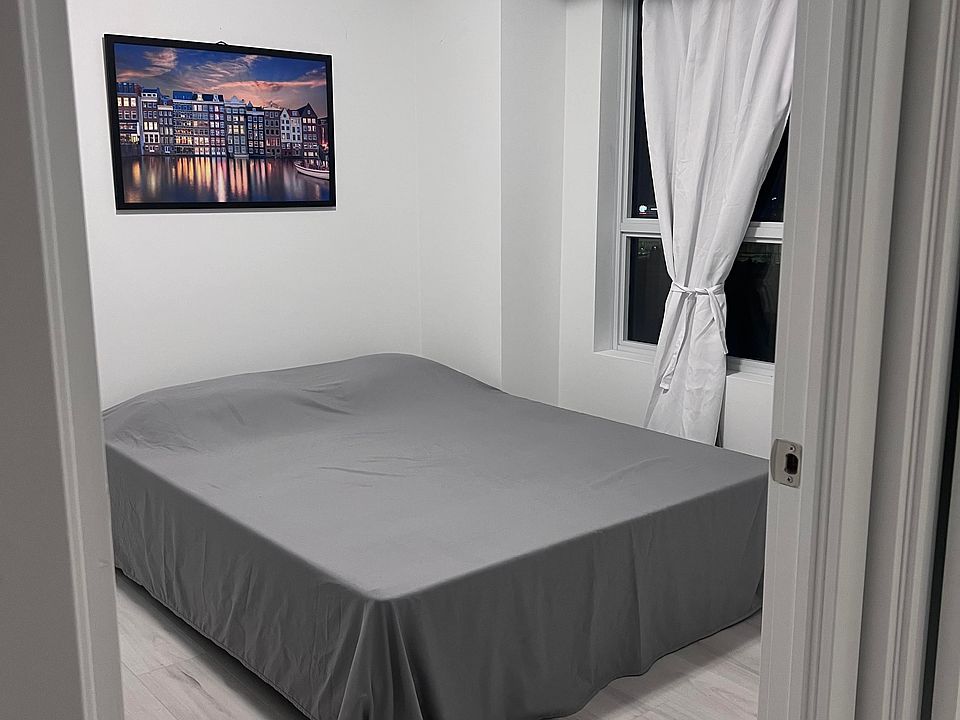 Bedroom A: $980 Private room with Queen Sized Bed