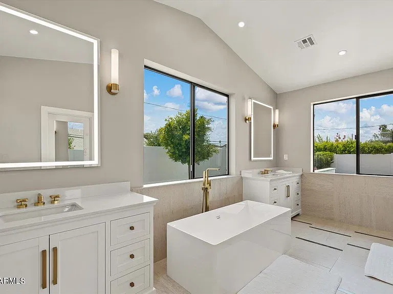4137 E Earll Dr — Photo 31
