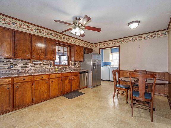 5th image of 302 Mary Lee Dr