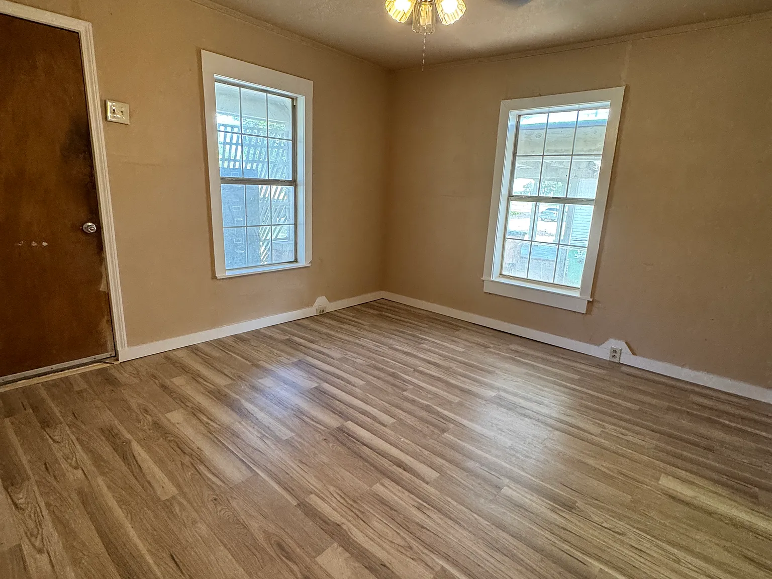 2 bed, 940 sqft, $1,095 — Photo 1