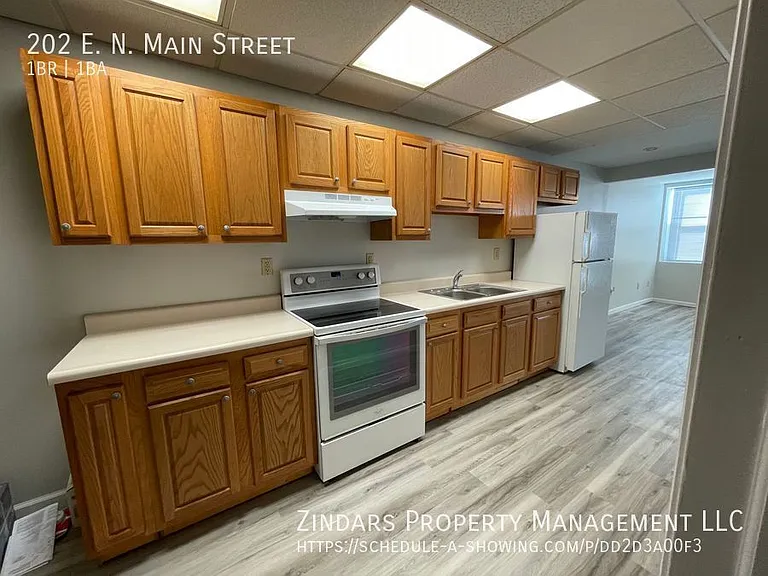 202 E North Main St — Photo 4