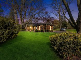 6207 Nicholas Dr, West Bloomfield, MI