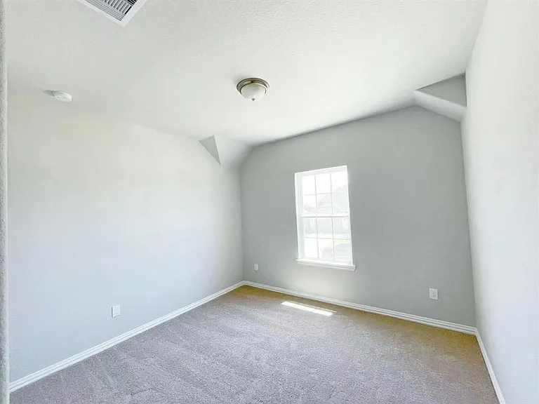 440 Round Lake Dr — Photo 18