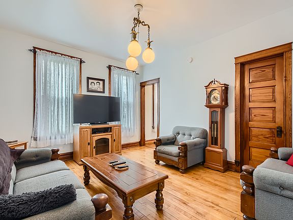 5th image of 3027 S Millard Ave