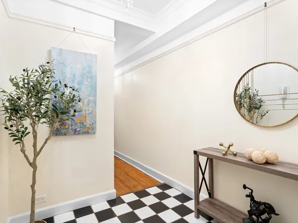 1435 Lexington Avenue image 8 of 10