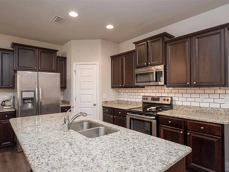3642 Hawks Landing Cir — Photo 2