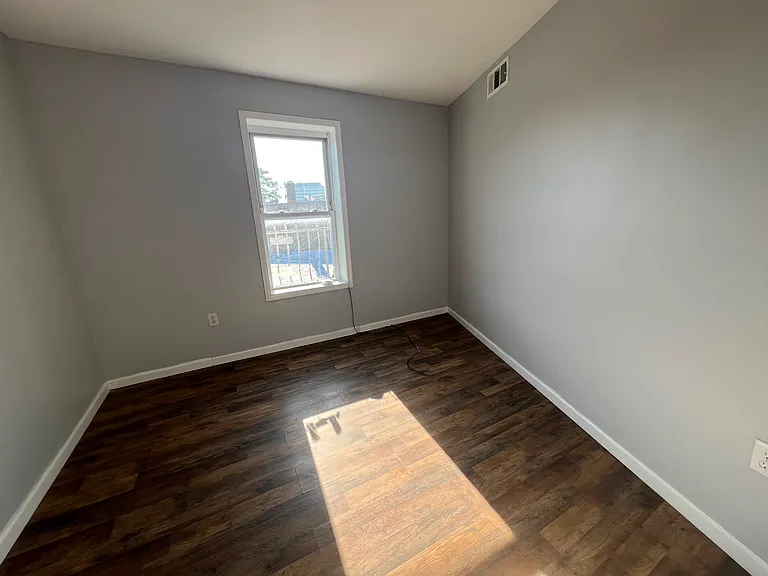314 Market St #9 — Photo 8