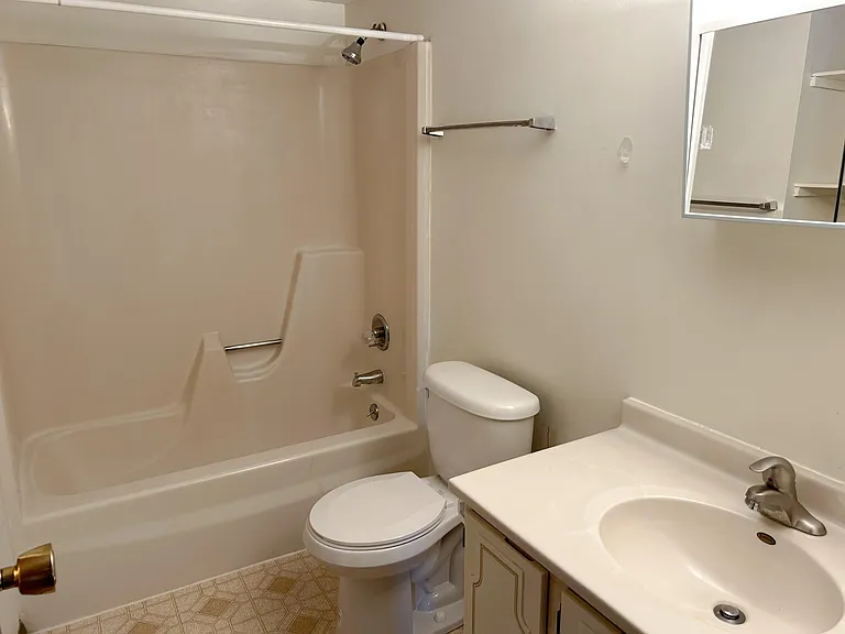 1402 Country Club Rd #1 — Photo 7