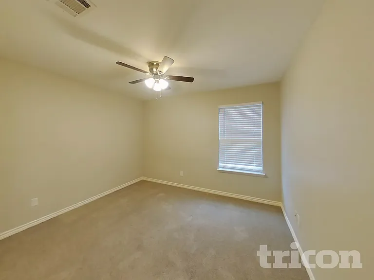 1326 Foster St — Photo 12
