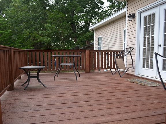 3rd image of 2208 Emsworth Dr