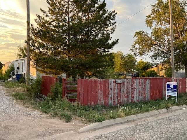 2nd image of 315 S Main St