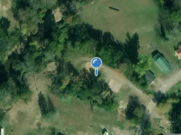 105 Fairground Dr, Waverly, TN 37185