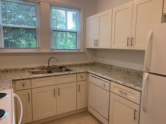 3rd image of 2802 Saint Johns Ave #2