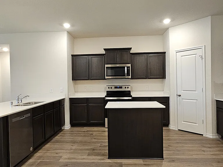1441 Stuarts Forest Dr — Photo 15